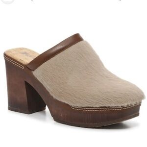 Korks by Kork Ease Lori Faux Fur Slip On Clogs Mule Taupe Brown Tan